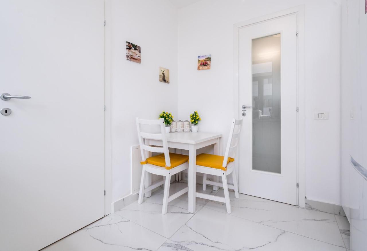 Monza Apartment-Ultracentral Букурещ Екстериор снимка